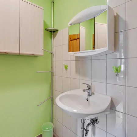 In In Der N He Des Glammsees, Cleaning Included *